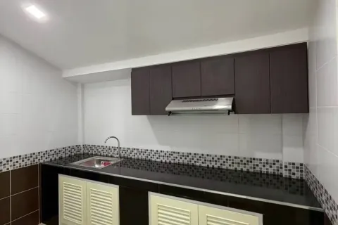 Casa de 3 dormitorios en Pattaya, Tailandia № 211072 - foto 4