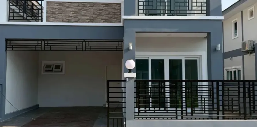 Casa de 3 dormitorios en Pattaya, Tailandia № 211072