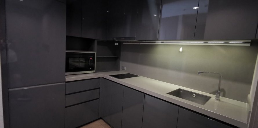 Condo in Bang Rak, Bangkok, Thailand, 2 bedrooms  № 137065