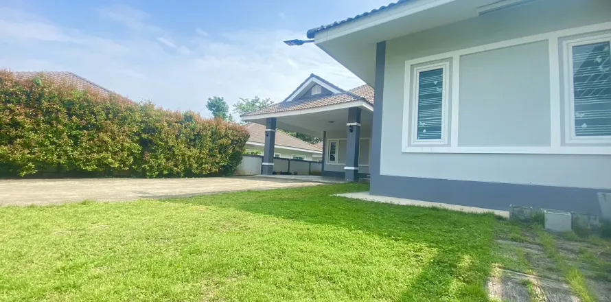 House in Hang Dong, Thailand 3 bedrooms № 156550