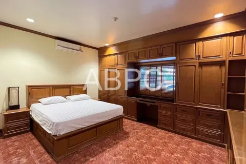 Casa de 3 dormitorios en Pattaya, Tailandia № 211822 - foto 9