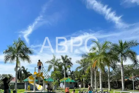 Casa de 8 dormitorios en Pattaya, Tailandia № 211824 - foto 3