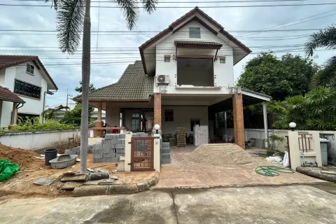 Casa de 4 dormitorios en Pattaya, Tailandia № 211825 - foto 14