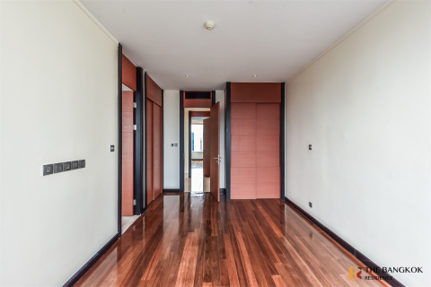Condo in Bangkok, Thailand, 3 bedrooms № 189813 - photo 5