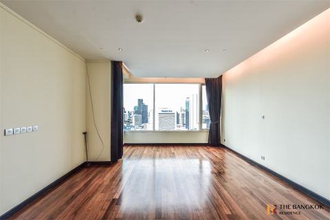 Condo in Bangkok, Thailand, 3 bedrooms № 189813 - photo 4