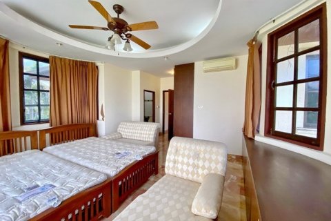 Haus in Pattaya, Thailand 5 Schlafzimmer № 223079 - Foto 10