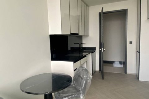 Condo in Bangkok, Thailand, 1 bedroom  № 135296 - photo 2