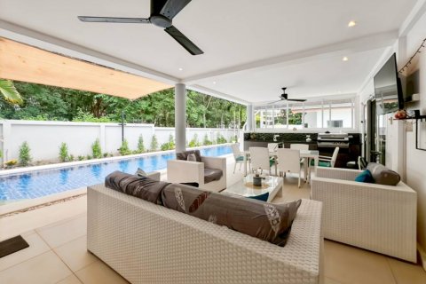 Villa in Hua Hin, Thailand 4 bedrooms № 135300 - photo 10