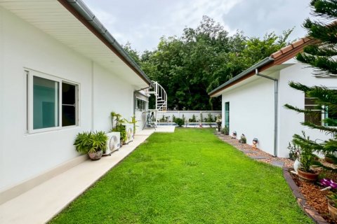 Villa in Hua Hin, Thailand 4 bedrooms № 135300 - photo 7