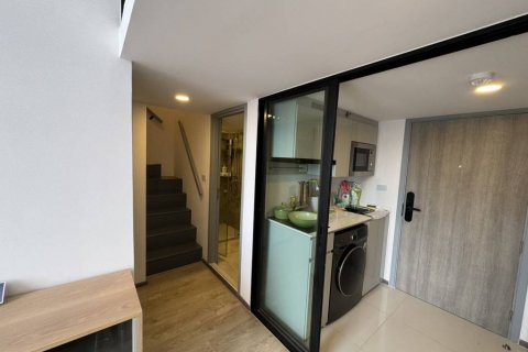 Condo in Huai Khwang, Bangkok, Thailand, 2 bedrooms  № 135299 - photo 6