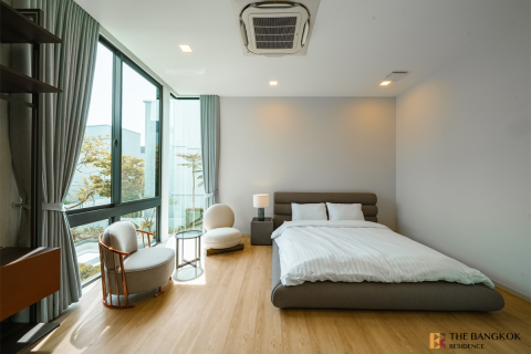 House in Bangkok, Thailand 4 bedrooms № 189059