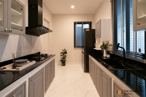 House in Bangkok, Thailand 5 bedrooms № 189056