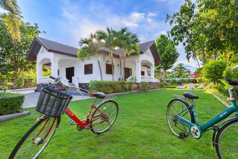 Villa in Chalong, Thailand 5 bedrooms № 223532