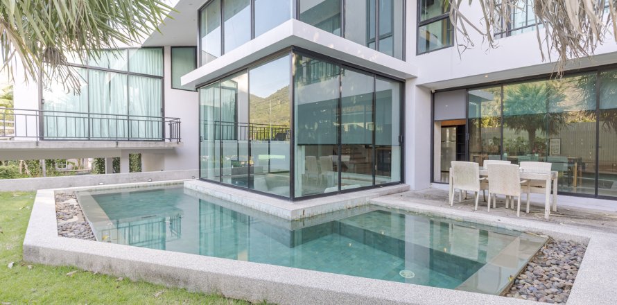 Villa in Kathu, Thailand 3 bedrooms № 154909