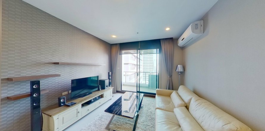 Condo à Huai Khwang, Bangkok, Thaïlande, 2 chambres  № 137570