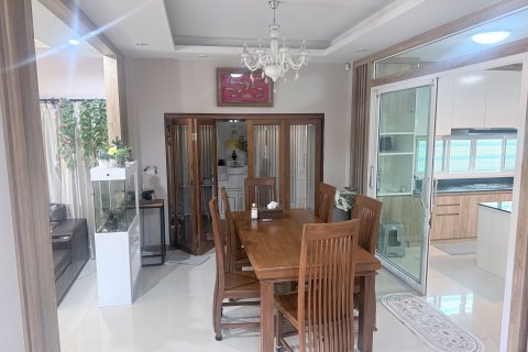 Maison à Hang Dong, Thaïlande 5 chambres № 163166 - photo 13