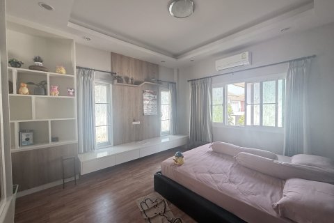 Maison à Hang Dong, Thaïlande 5 chambres № 163166 - photo 3