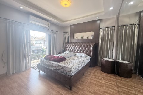 Maison à Hang Dong, Thaïlande 5 chambres № 163166 - photo 9