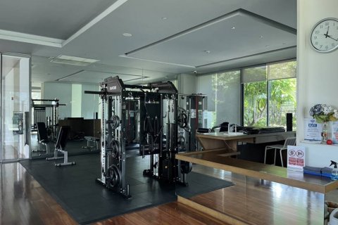 Condo in Bangkok, Thailand, 2 bedrooms  № 134538 - photo 10