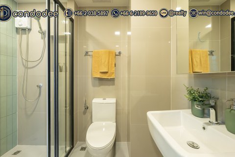 Кондоминиум с 2 спальнями в Кхлонг Сане, Бангкок, Таиланд № 201293 - фото 3