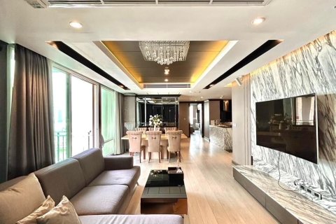 Condo in Watthana, Bangkok, Thailand, 3 bedrooms  № 154342 - photo 6