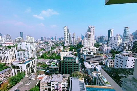 Condo in Watthana, Bangkok, Thailand, 3 bedrooms  № 154342 - photo 12