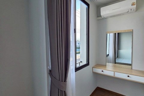 Townhouse in Samut Prakan, Thailand 3 bedrooms № 154345 - photo 7