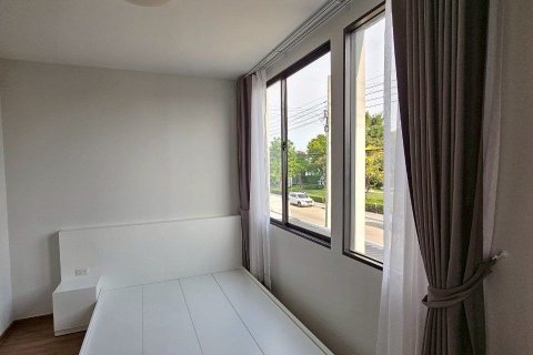 Townhouse in Samut Prakan, Thailand 3 bedrooms № 154345 - photo 13