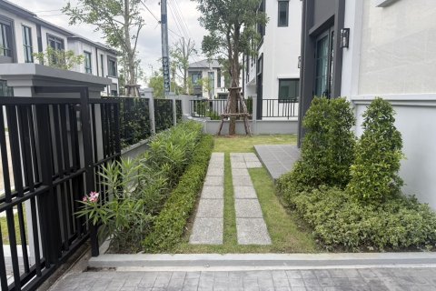 Maison à Bang Kaeo, Thaïlande 3 chambres № 154343 - photo 2