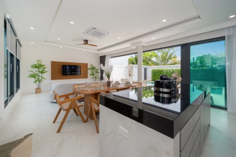 Villa à Pattaya, Thaïlande 4 chambres № 168145 - photo 14