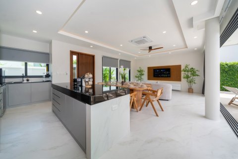 Вилла в Паттайе, Таиланд с 4 спальнями  № 168145 - фото 13