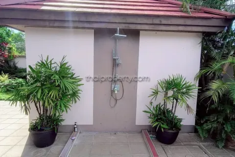Casa de 6 dormitorios en Pattaya, Tailandia № 213071 - foto 27