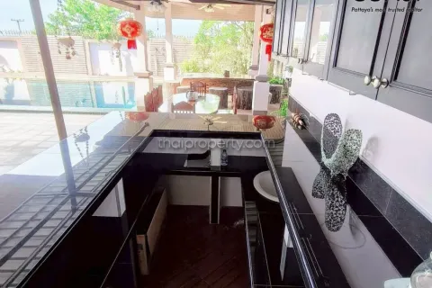 Casa de 6 dormitorios en Pattaya, Tailandia № 213071 - foto 5