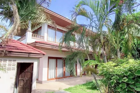 Casa de 6 dormitorios en Pattaya, Tailandia № 213071 - foto 16
