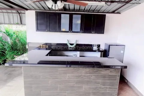 Casa de 6 dormitorios en Pattaya, Tailandia № 213071 - foto 6