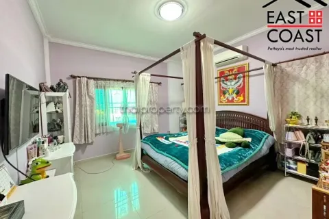 Casa de 3 dormitorios en Pattaya, Tailandia № 213068 - foto 12