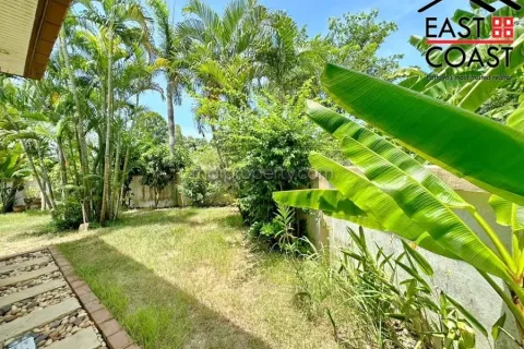 Casa de 3 dormitorios en Pattaya, Tailandia № 213068 - foto 17