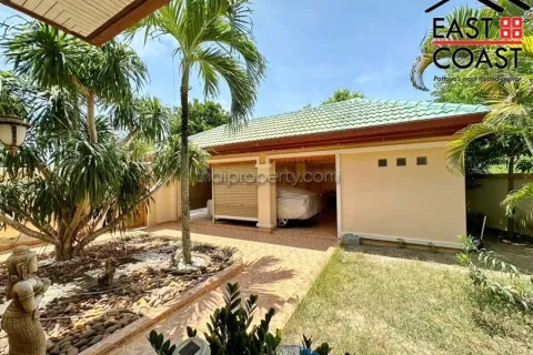 Casa de 3 dormitorios en Pattaya, Tailandia № 213068 - foto 4