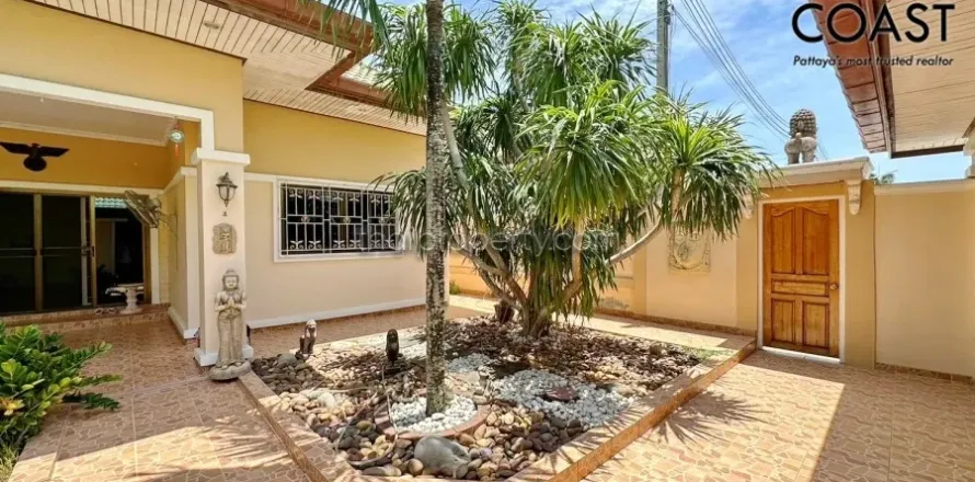Casa de 3 dormitorios en Pattaya, Tailandia № 213068