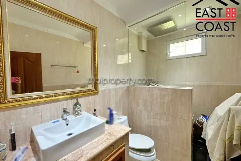 Casa de 3 dormitorios en Pattaya, Tailandia № 213068 - foto 15