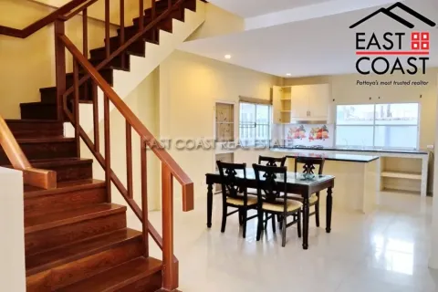 Casa de 3 dormitorios en Pattaya, Tailandia № 213067 - foto 10