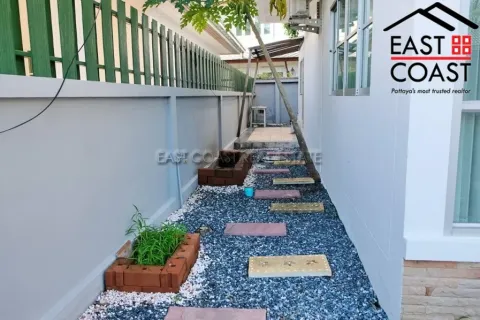 Casa de 3 dormitorios en Pattaya, Tailandia № 213067 - foto 5