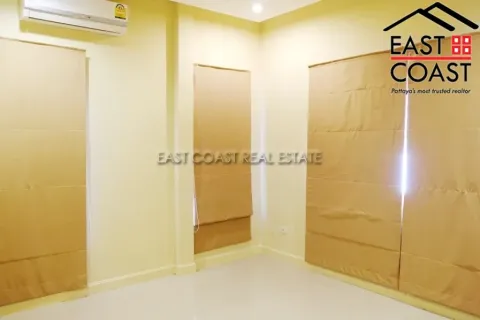 Casa de 3 dormitorios en Pattaya, Tailandia № 213067 - foto 12