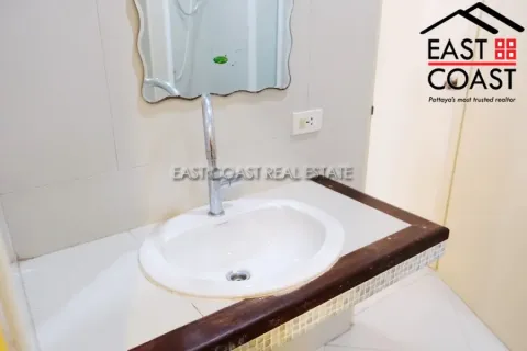 Casa de 3 dormitorios en Pattaya, Tailandia № 213067 - foto 13