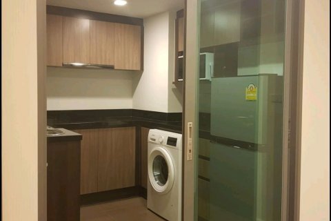 Студия в кондо в Клонг Тоэй, Бангкок, Таиланд № 139223 - фото 4