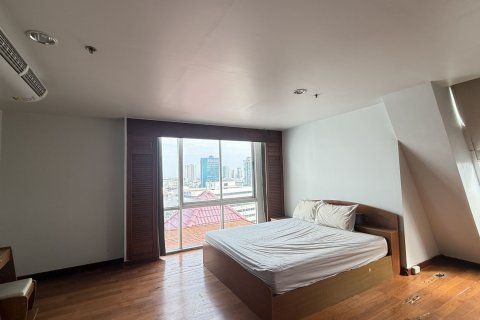 Condo à Yan Nawa, Bangkok, Thaïlande, 2 chambres № 139221 - photo 22