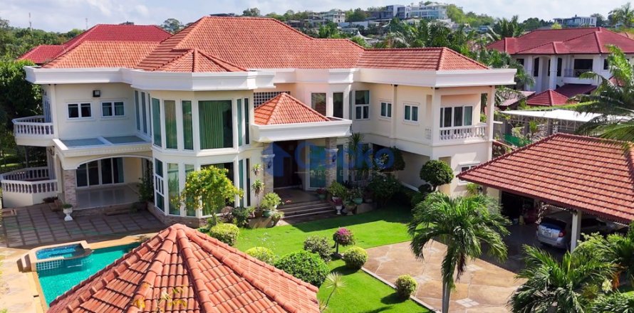 Maison à Pattaya, Thaïlande 5 chambres № 196356