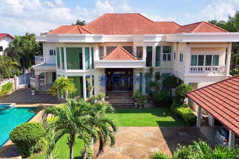 Maison à Pattaya, Thaïlande 5 chambres № 196356 - photo 2