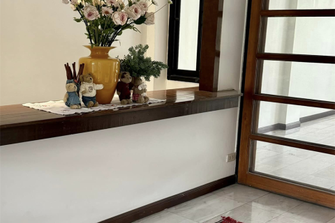 Townhouse in Bangkok, Thailand 8 bedrooms № 190467