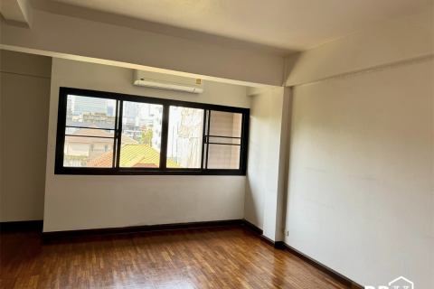 Townhouse in Bangkok, Thailand 8 bedrooms № 190467 - photo 9